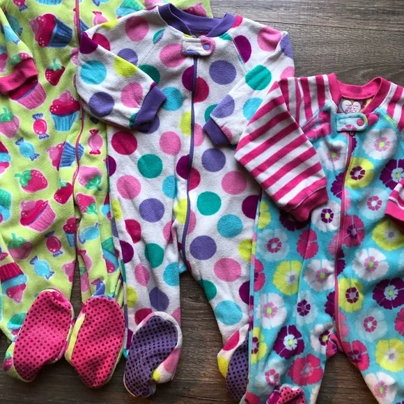 Children’s Place Girls’ Fleece Footie Sleeper Set - Picture 11 of 12